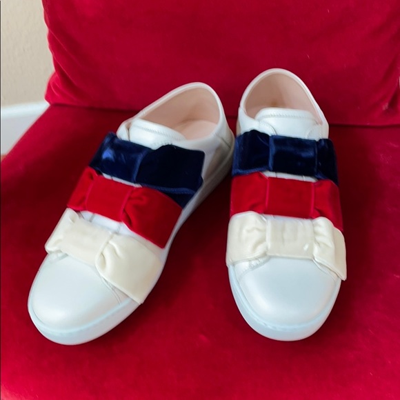 Brand new Gucci lether sneaker with bows - Picture 1 of 6